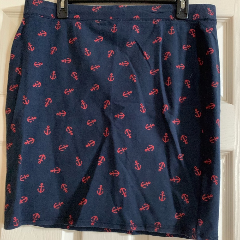 T-shirt, tube skirt